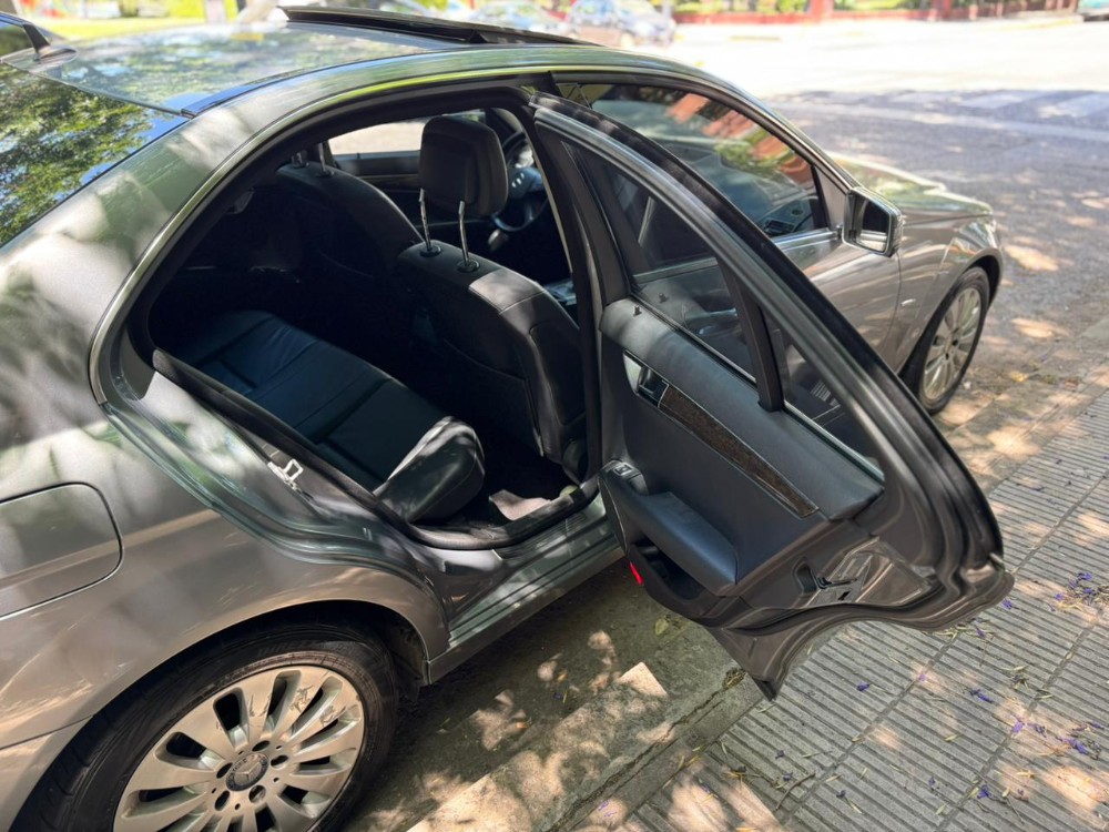 Mercedes-Benz C-Class Elegance — foto 8